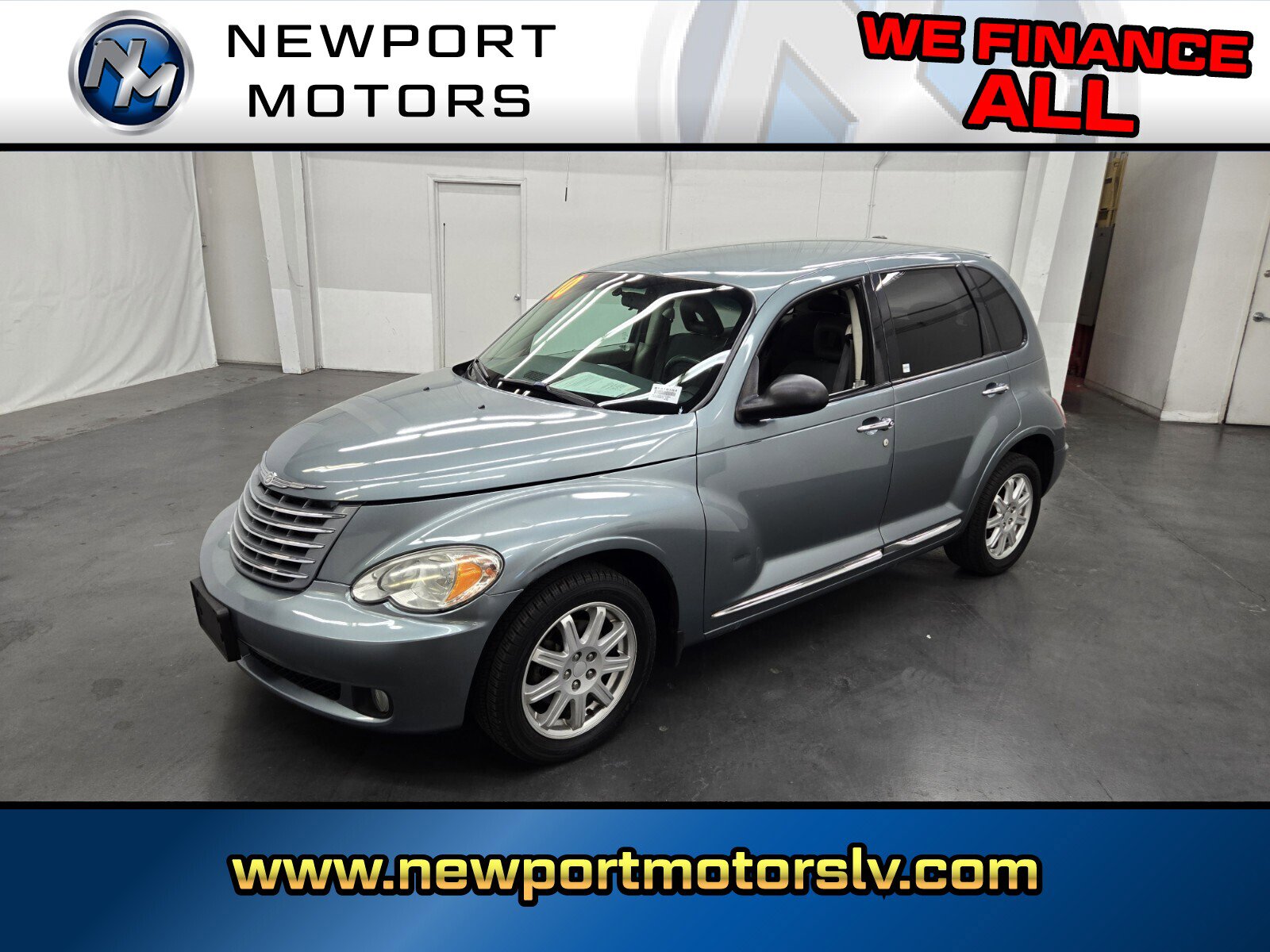 Used 2010 Chrysler PT Cruiser FWD image 1