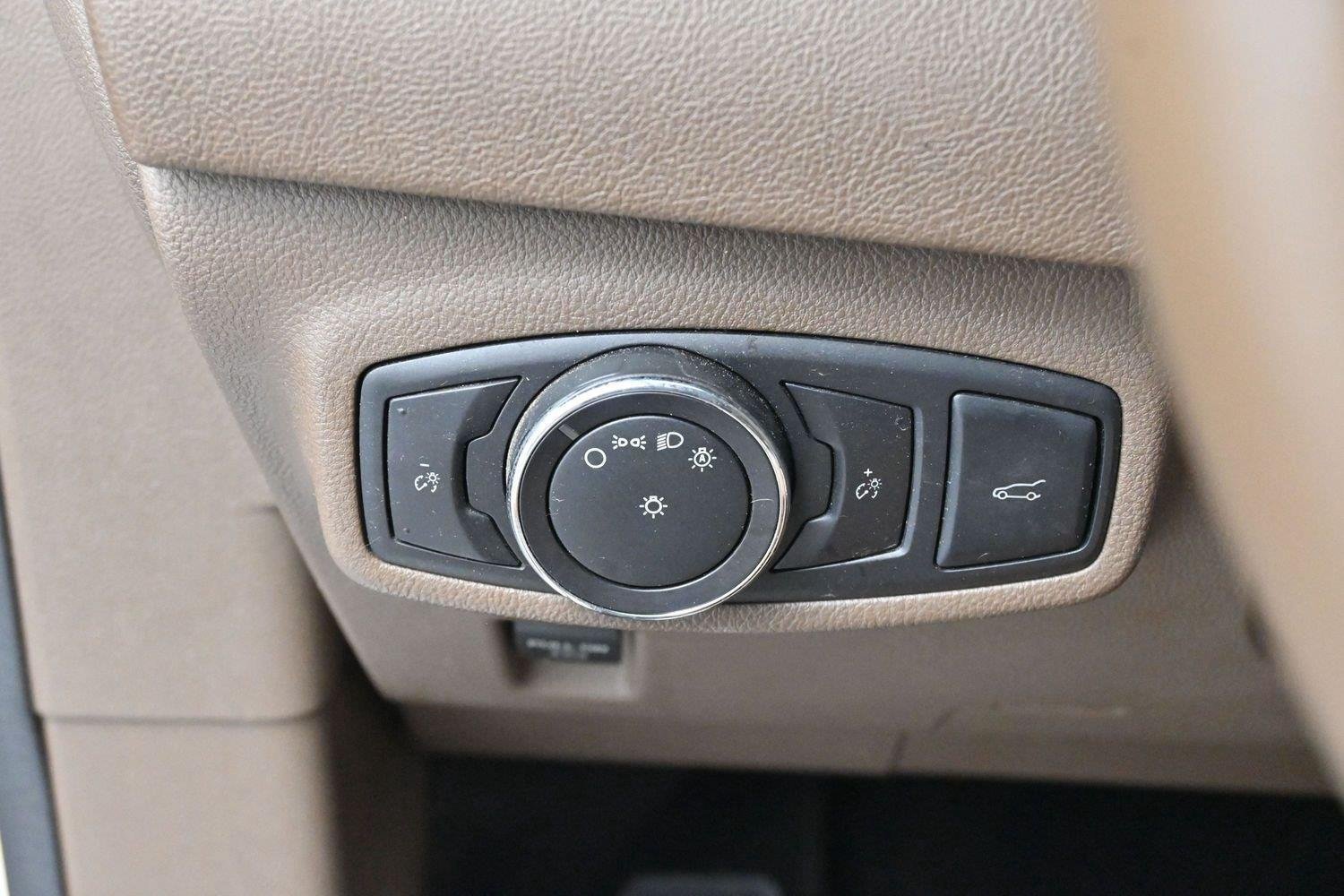Used 2015 Lincoln MKC FWD w/ Equipment Group 102A Reserve image 24