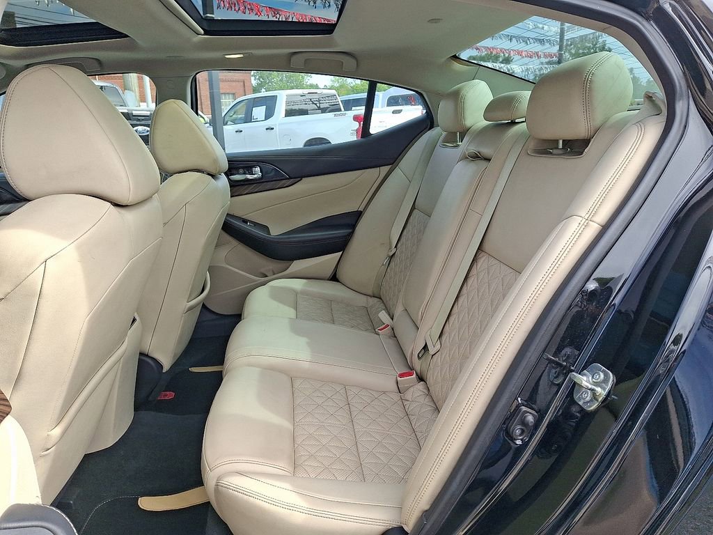 Used 2016 Nissan Maxima Platinum FWD image 12