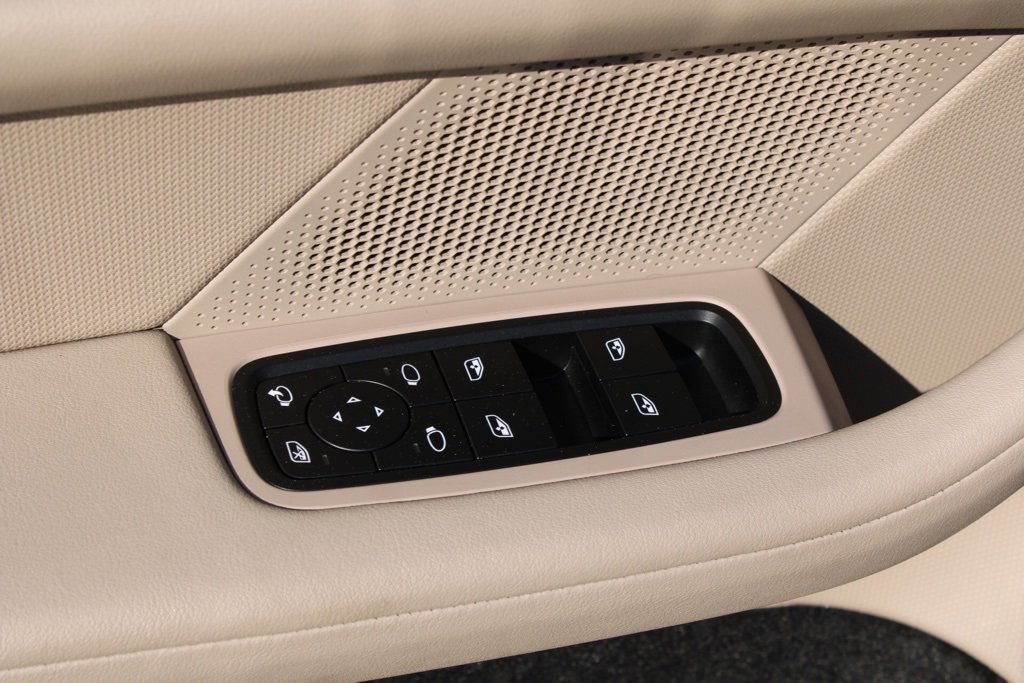 Certified 2024 Porsche Taycan image 17