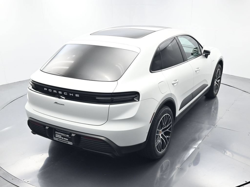 Certified 2025 Porsche Macan Electric RWD image 39