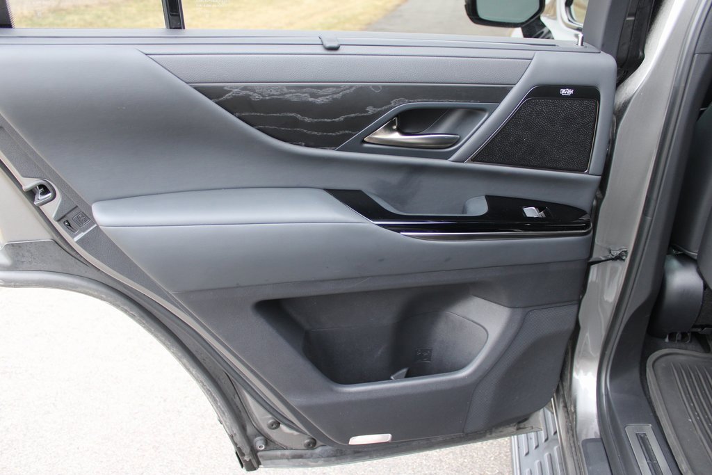 Used 2023 Lexus LX 600 4WD w/ Luxury Package image 24