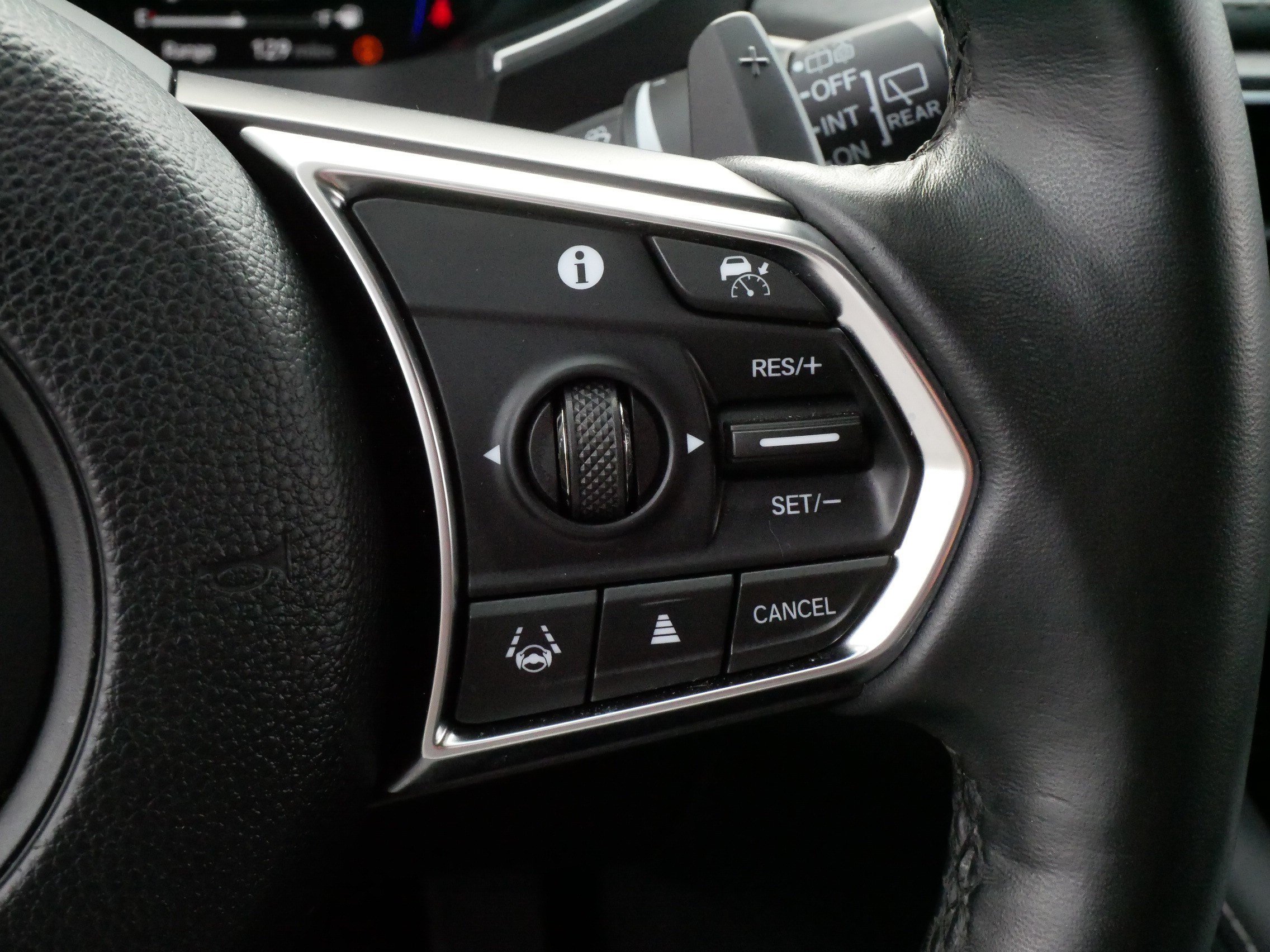 Used 2022 Acura MDX w/ Advance Package AWD/4WD image 27