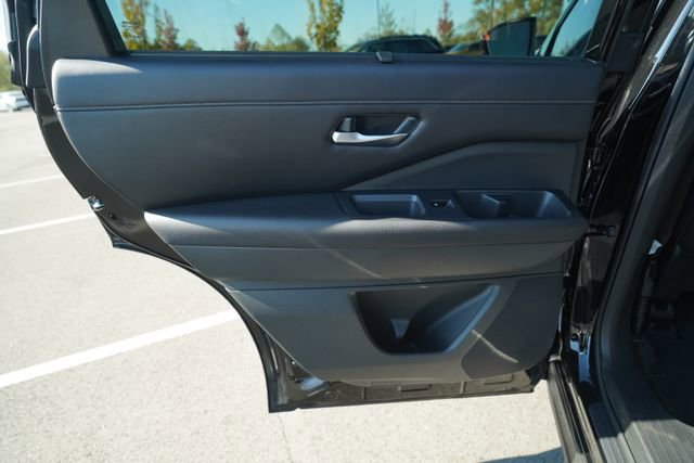 Used 2023 Nissan Pathfinder SL image 16