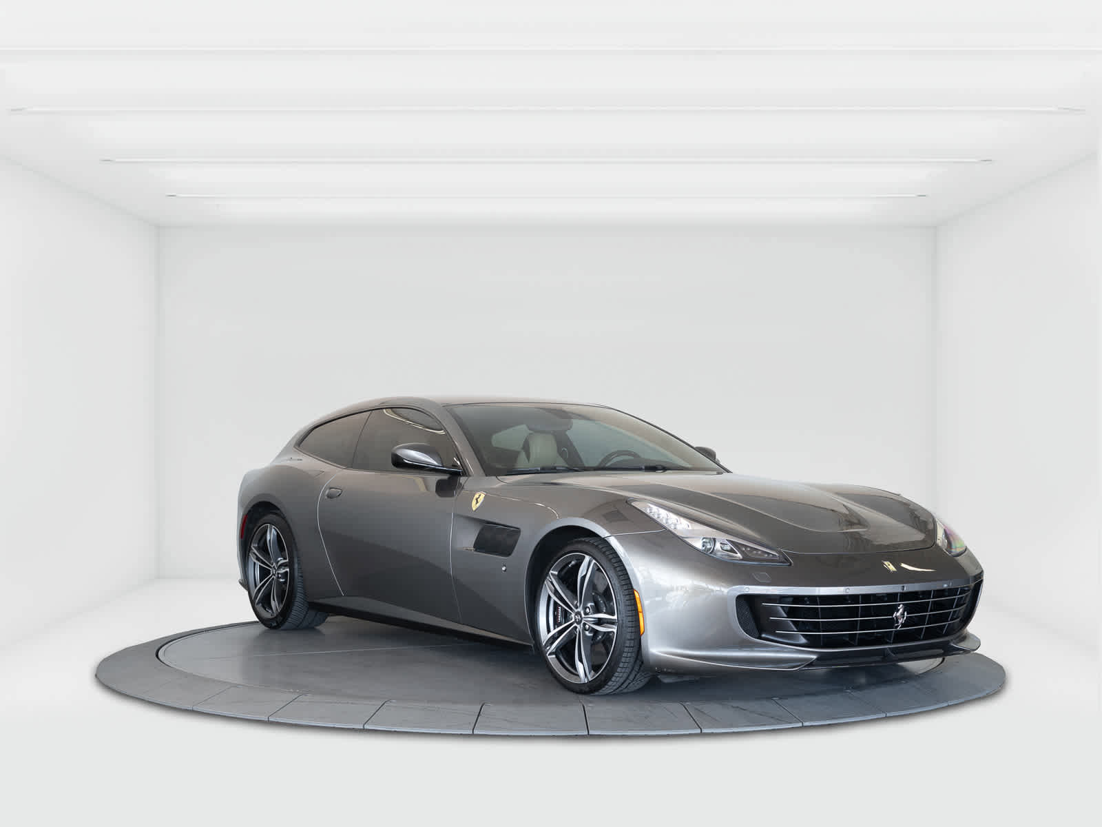 Certified 2018 Ferrari GTC4Lusso image 7