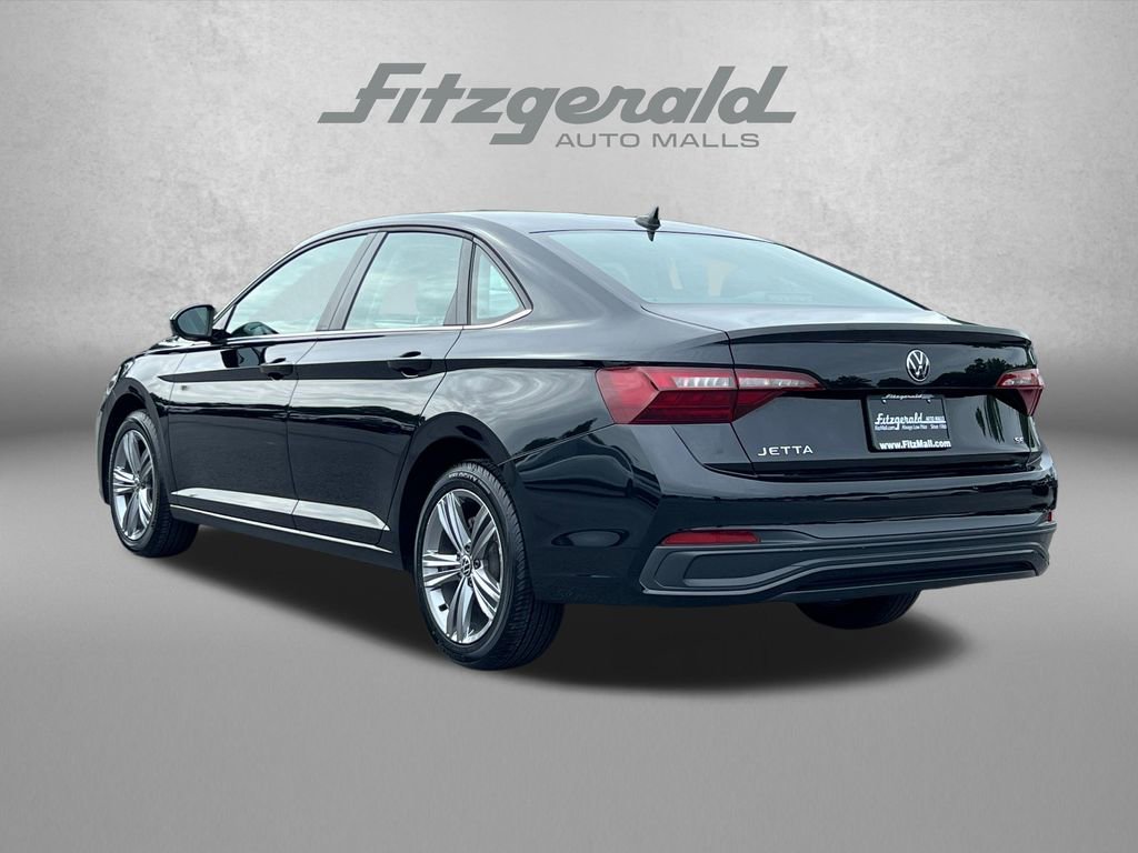 Used 2024 Volkswagen Jetta SE FWD image 9