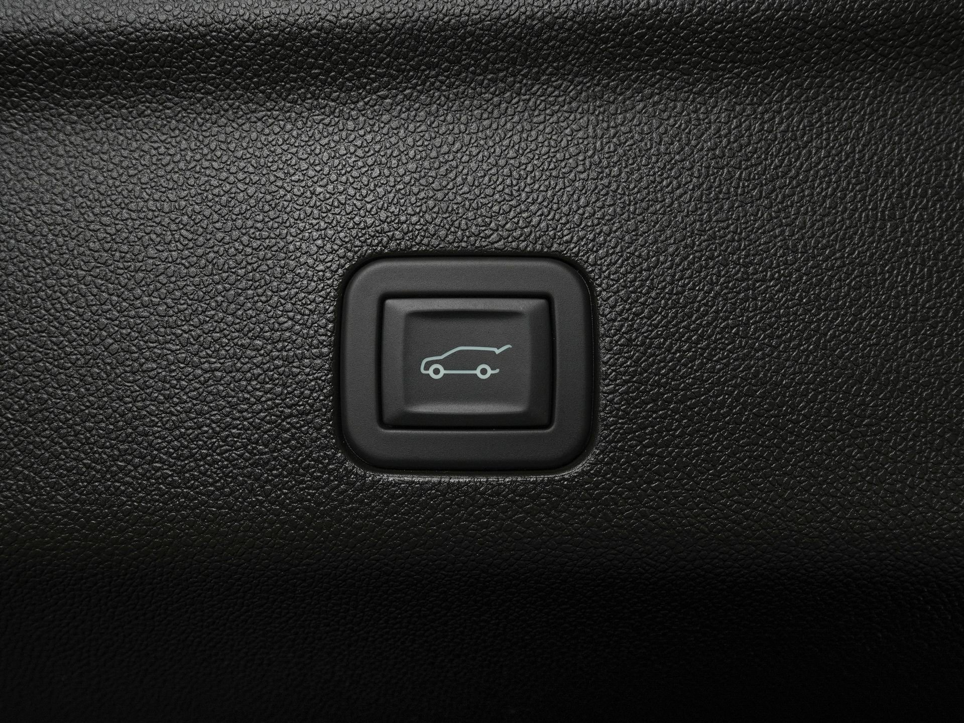 Used 2026 Chevrolet Tahoe Z71 w/ Comfort Package image 15