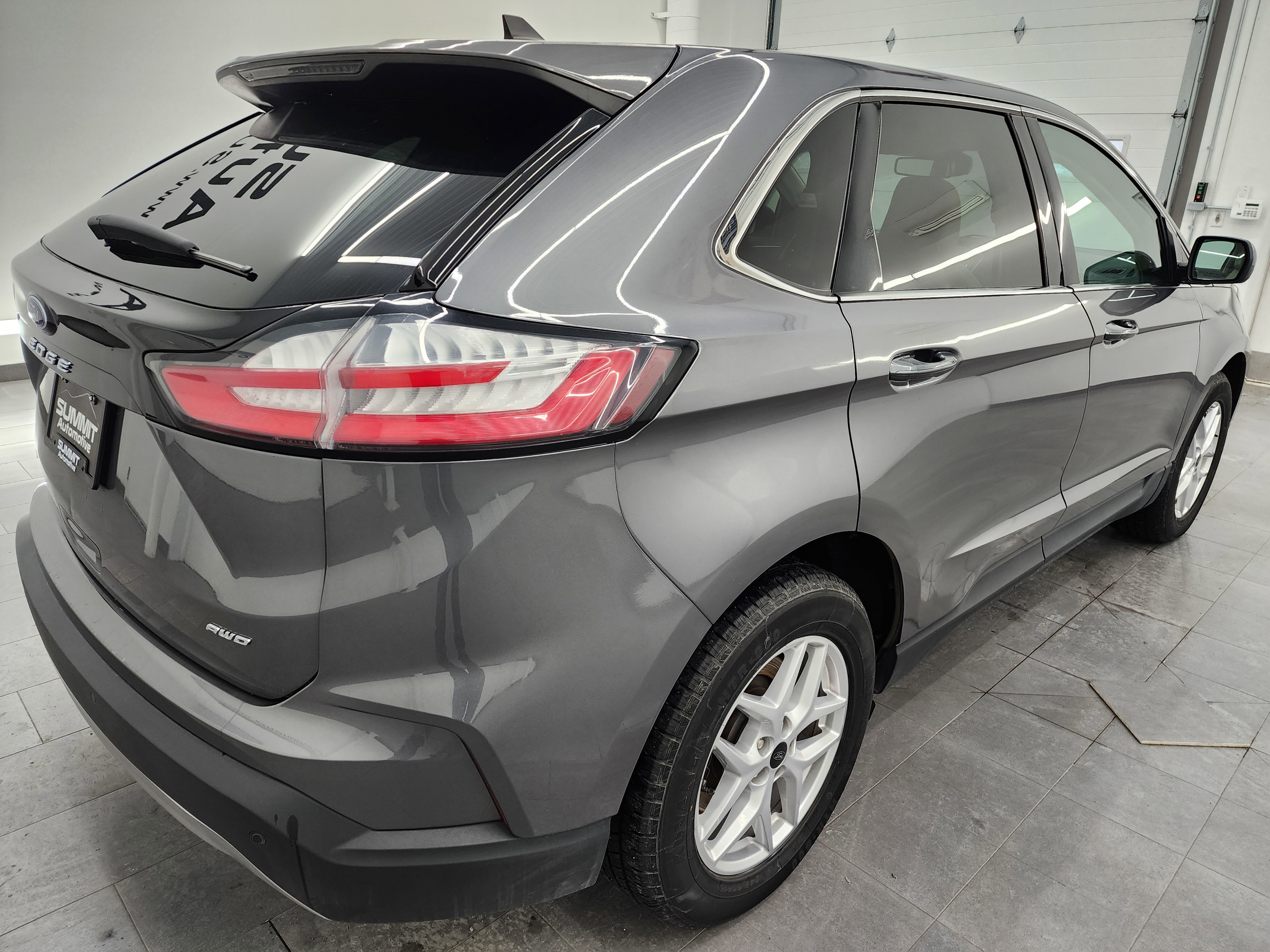 Used 2024 Ford Edge SEL image 5