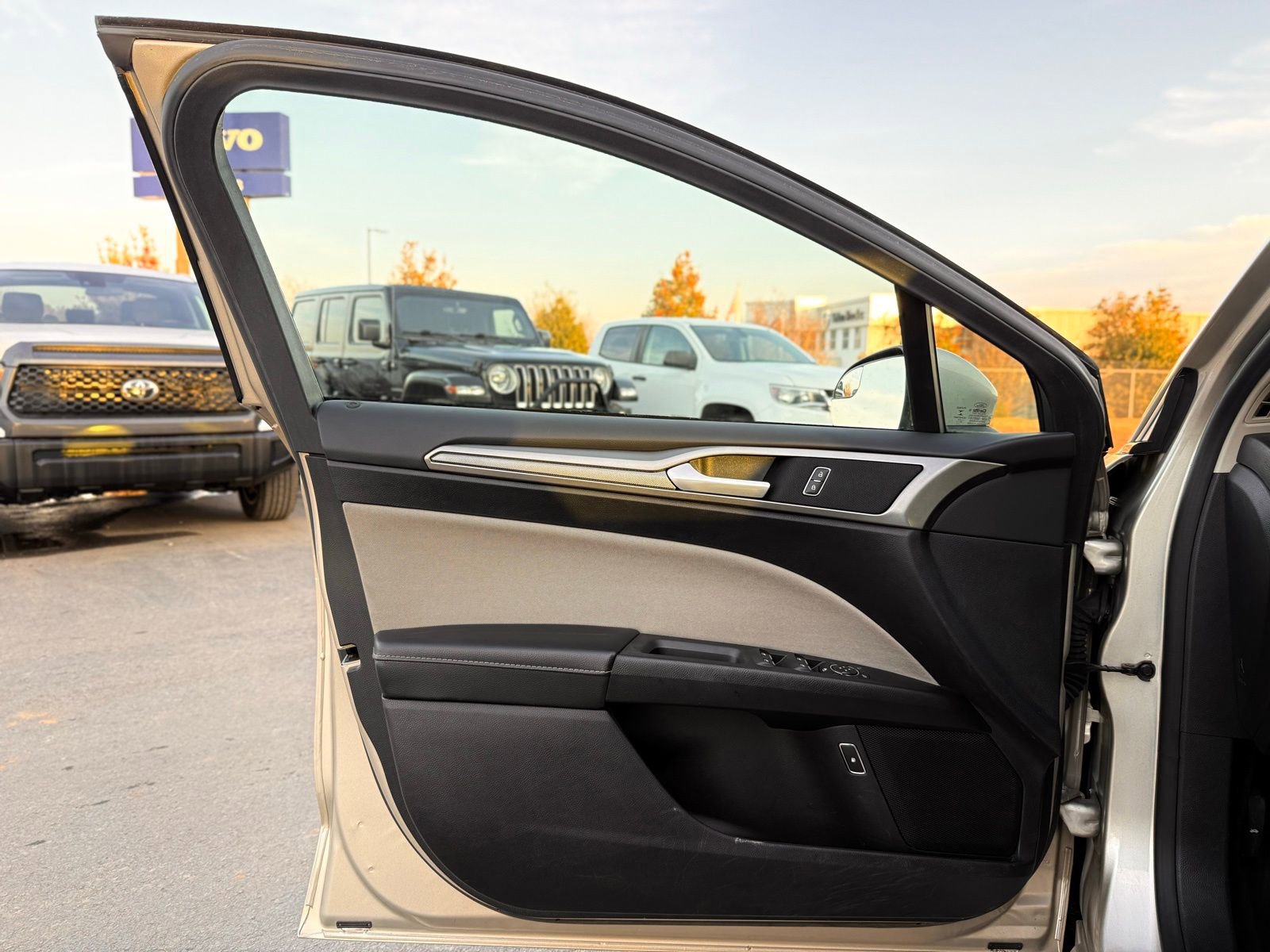 Used 2018 Ford Fusion S FWD image 11
