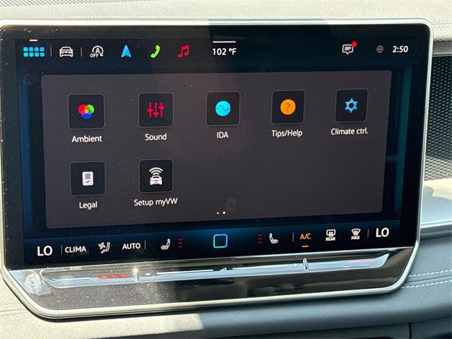 New 2025 Volkswagen Tiguan SE image 19