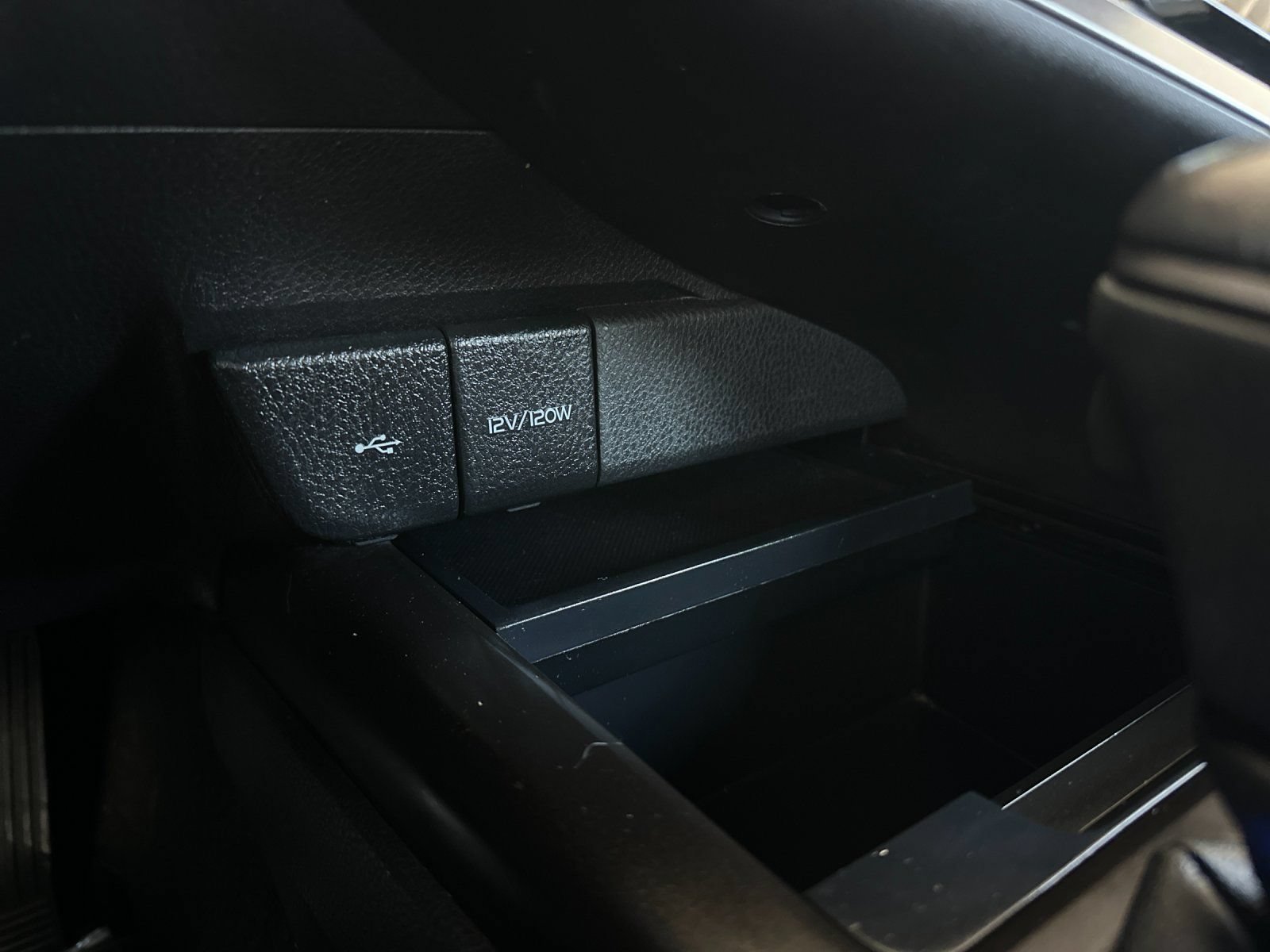 Used 2024 Toyota Camry SE FWD image 25
