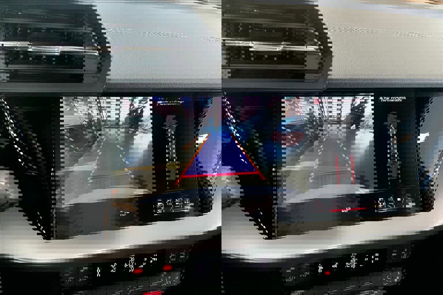 Used 2024 Audi A3 2.0T Premium w/ Convenience Package image 24