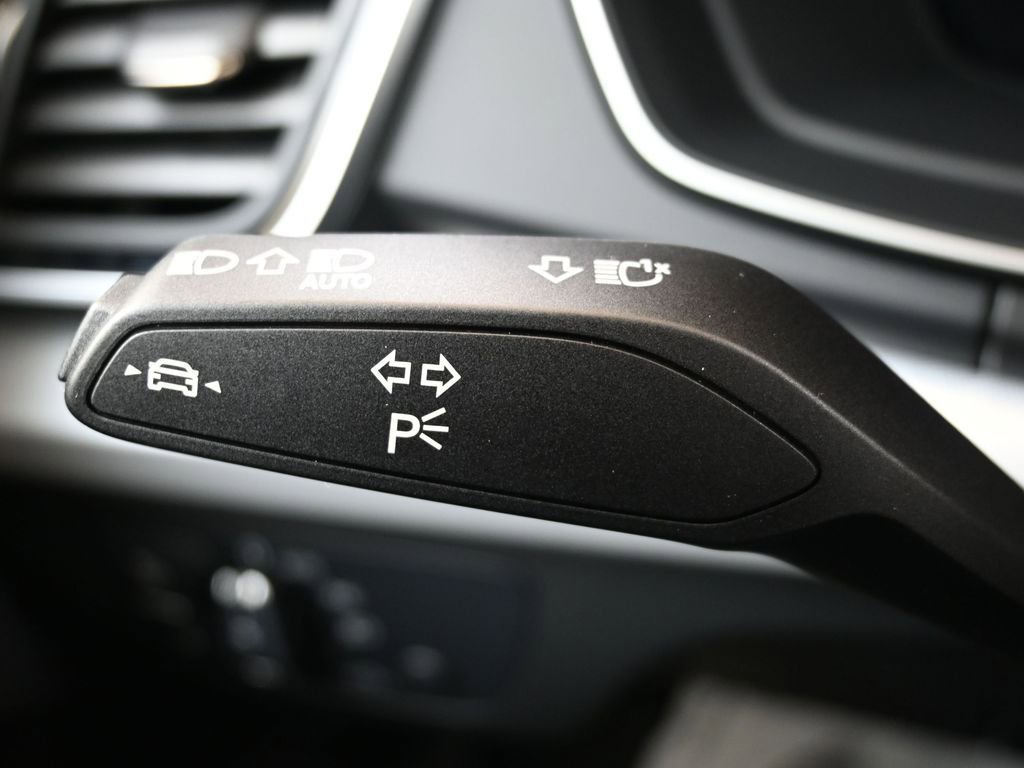 Certified 2025 Audi Q5 2.0T Premium w/ Convenience Plus Package image 28