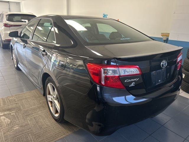 Used 2012 Toyota Camry SE FWD image 4