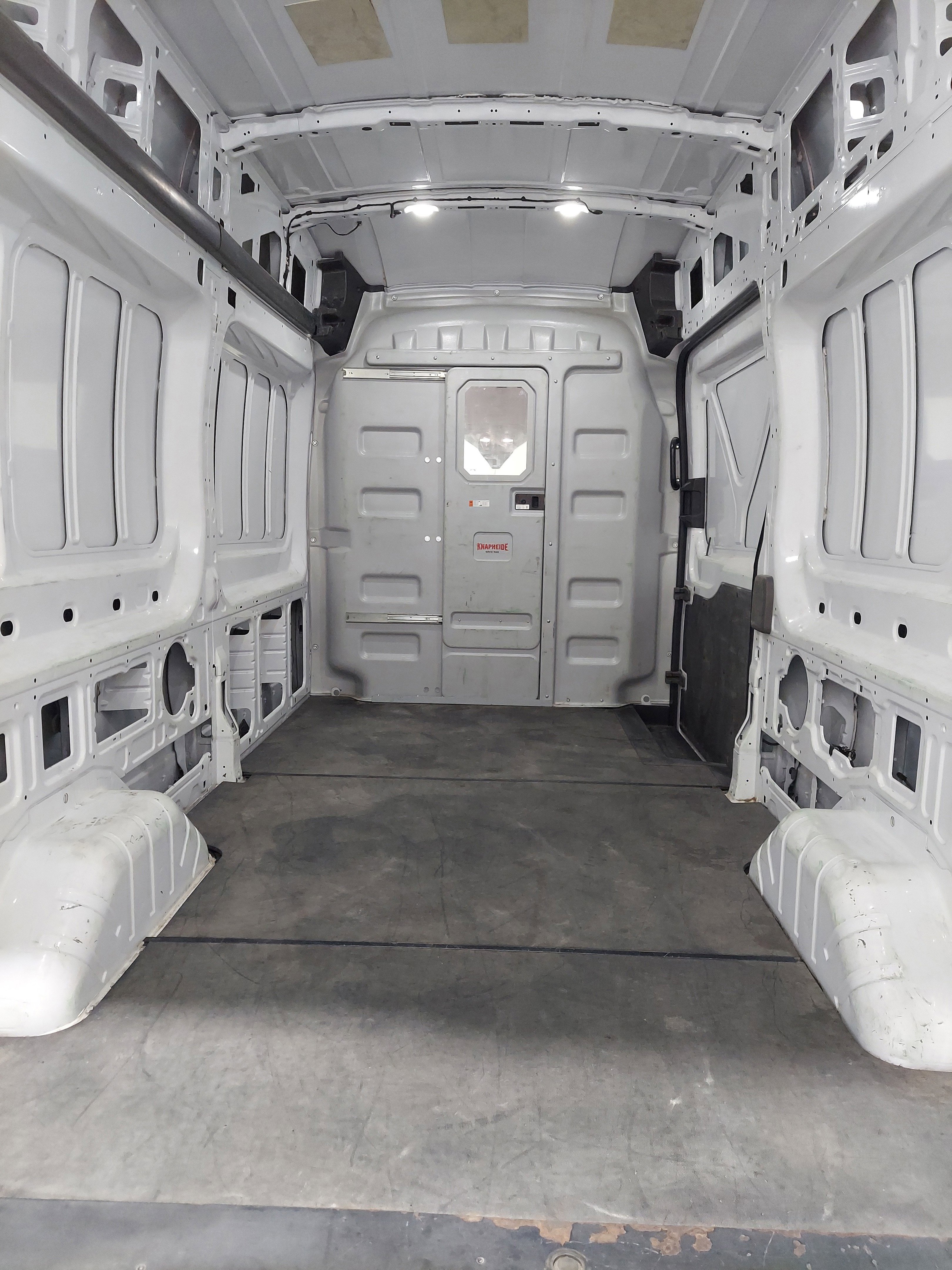 Used 2023 Ford E-Transit 148 High Roof RWD image 13