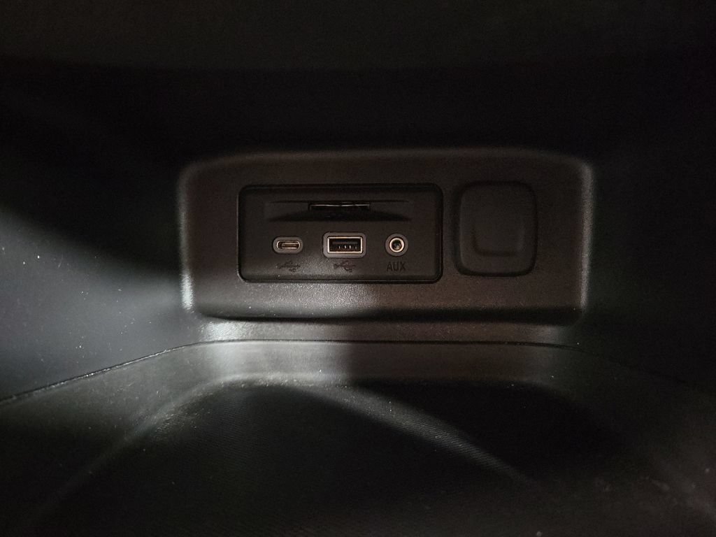 Used 2023 Chevrolet Equinox LT AWD/4WD image 18