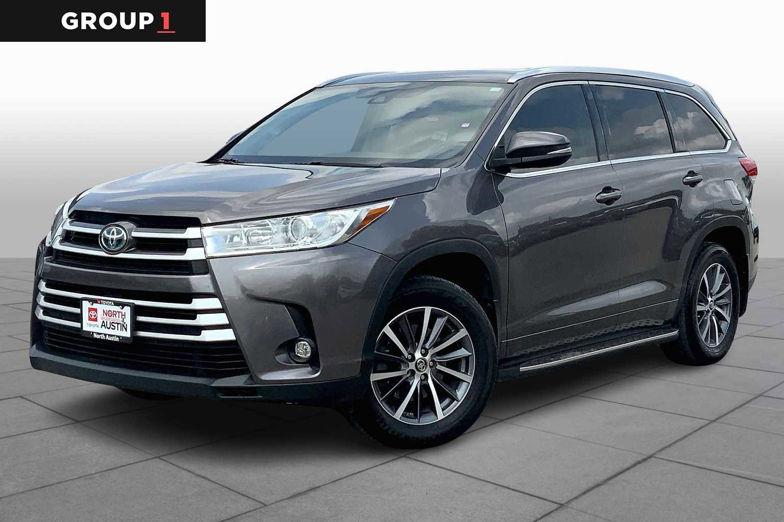Used 2017 Toyota Highlander XLE image 1