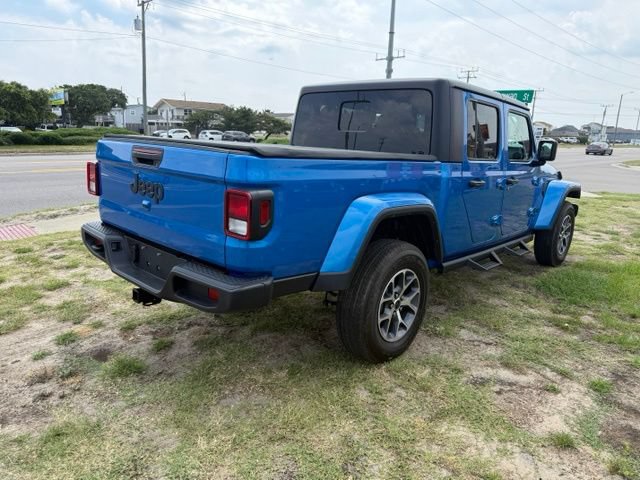 Certified 2024 Jeep Gladiator Sport AWD/4WD image 7