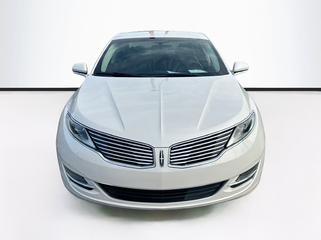Used 2016 Lincoln MKZ FWD image 2