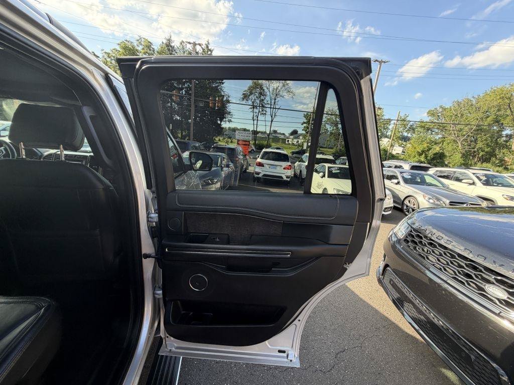 Used 2019 Ford Expedition Limited w/ Equipment Group 302A AWD/4WD image 20