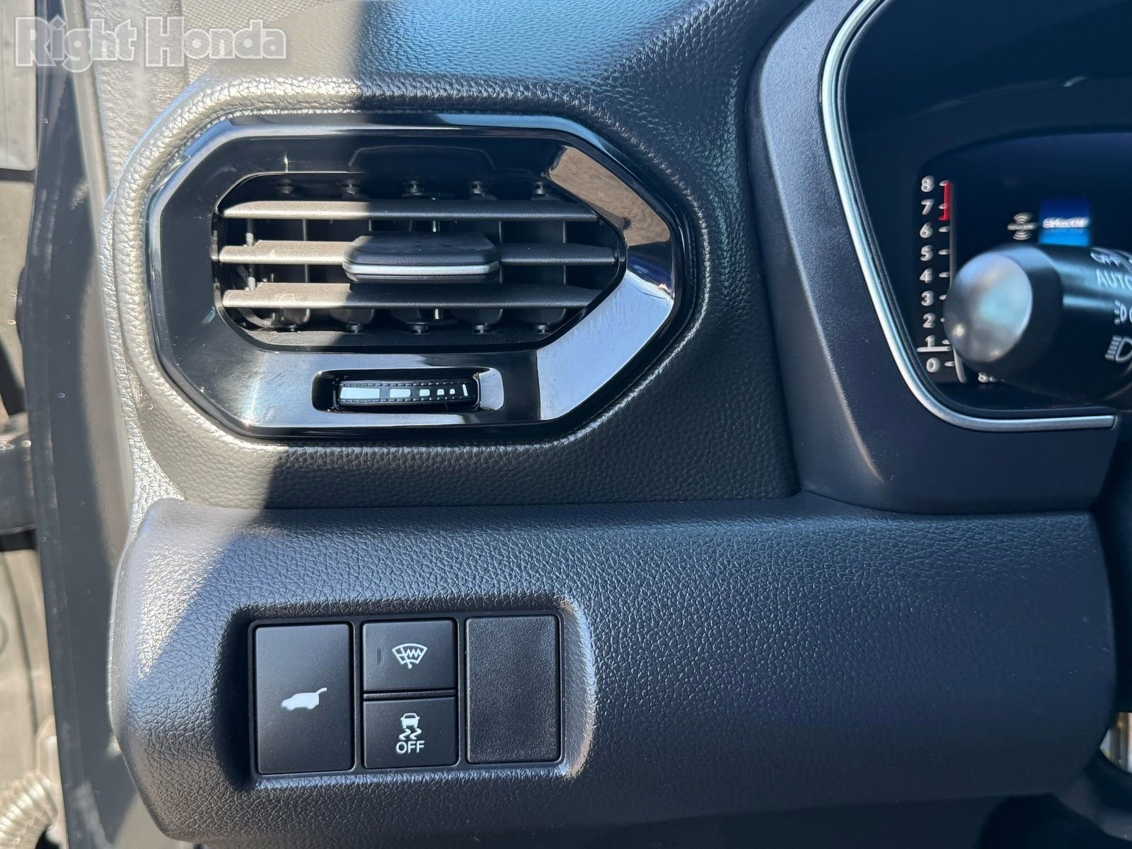 Certified 2025 Honda Pilot Black Edition image 15