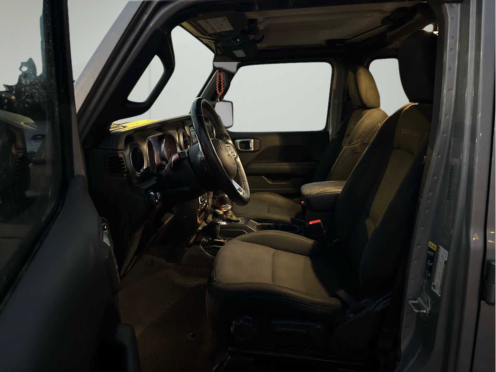 Used 2020 Jeep Wrangler Unlimited Sahara image 11