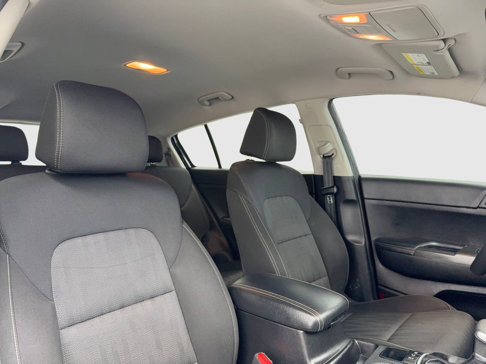 Used 2020 Kia Sportage LX image 40