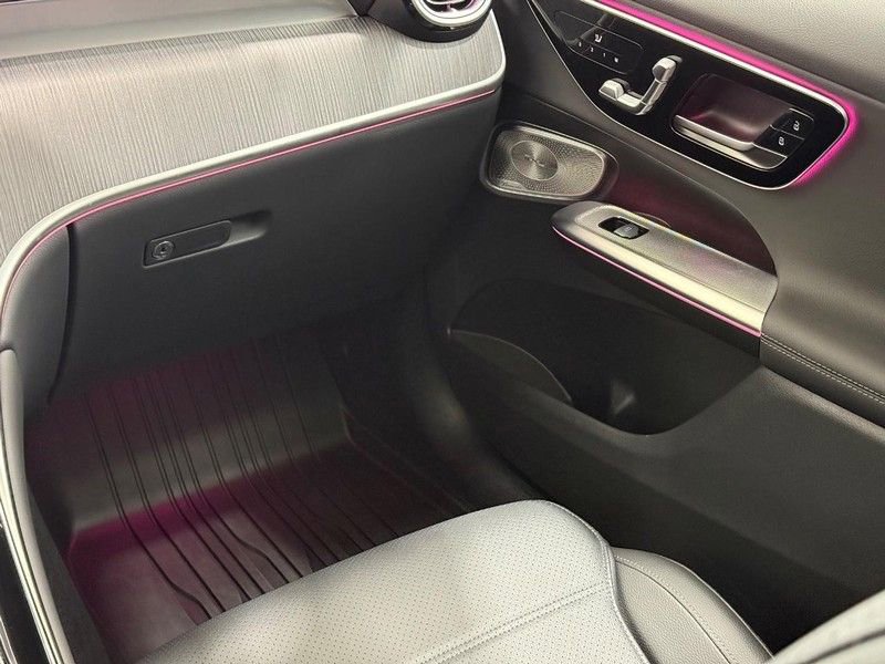 New 2025 Mercedes-Benz GLC 350e 4MATIC image 8