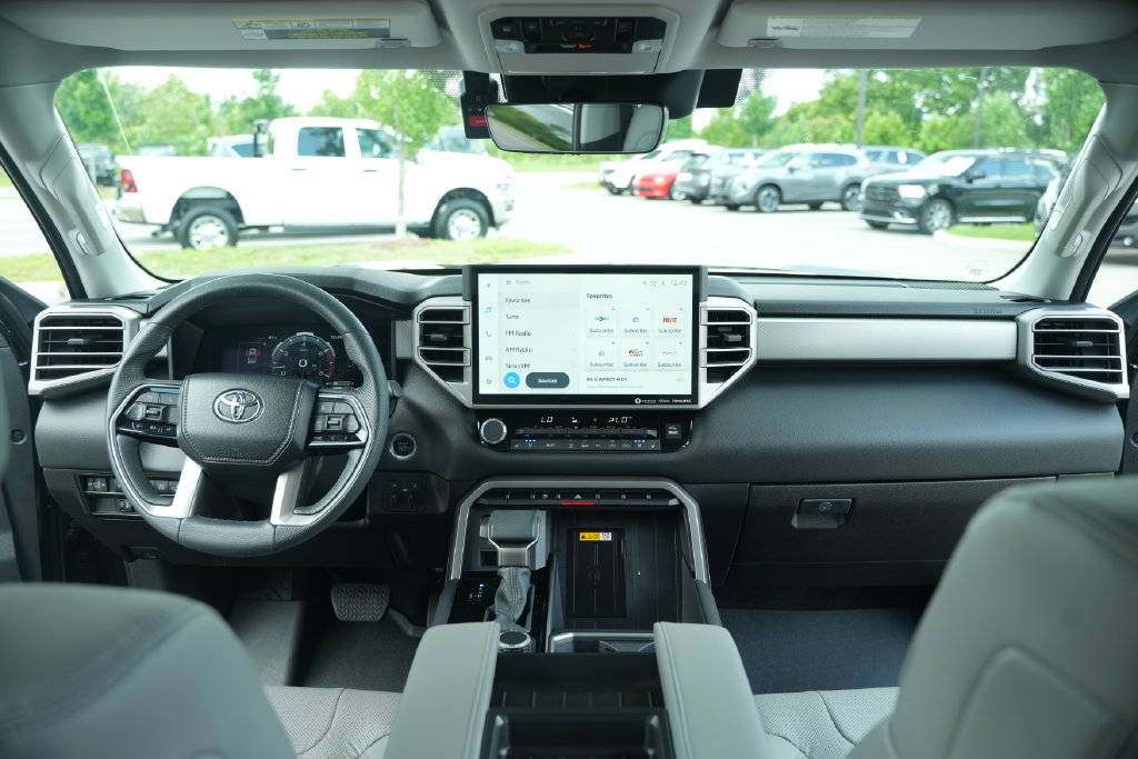 Used 2024 Toyota Tundra Limited w/ Power Package RWD image 27