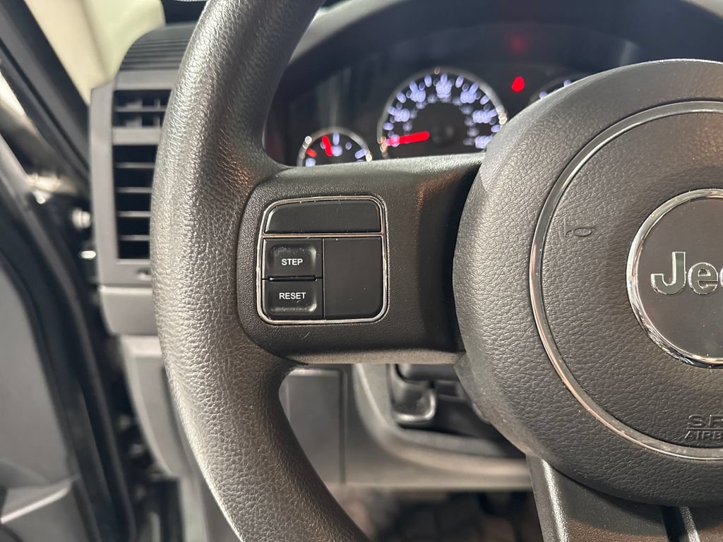 Used 2012 Jeep Liberty Sport AWD/4WD image 3