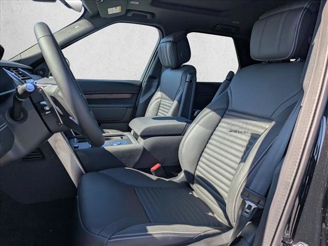 New 2025 Land Rover Discovery Dynamic SE AWD/4WD image 4