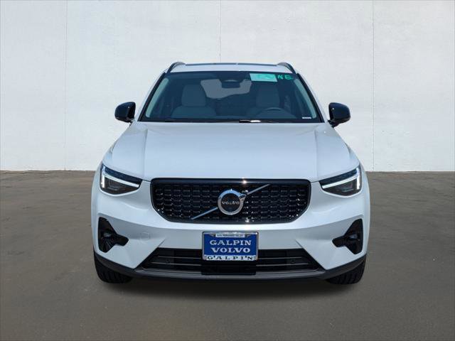 New 2026 Volvo XC40 B5 Plus w/ Protection Package Premier image 4