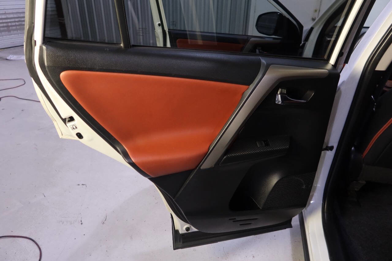 Used 2014 Toyota RAV4 Limited image 32