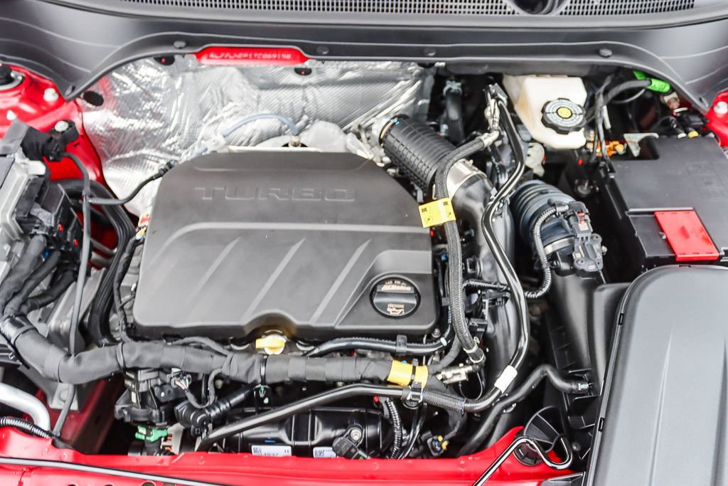 Used 2026 Chevrolet Trax LT w/ Sunroof Package FWD image 26