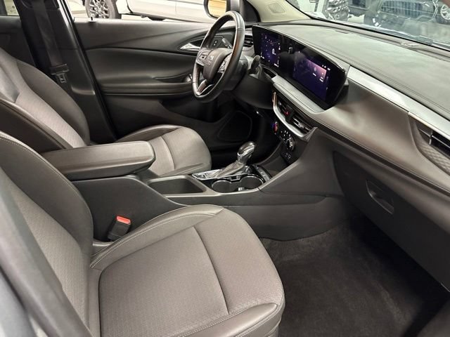 Used 2024 Buick Encore GX Preferred FWD image 9