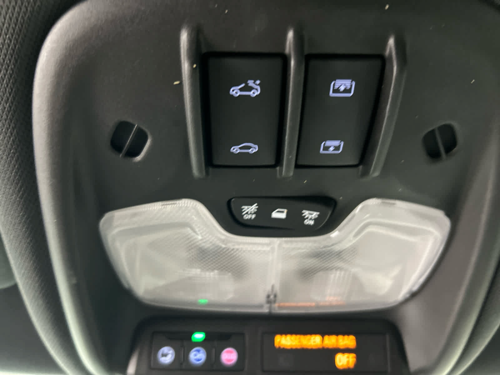 Used 2023 Chevrolet TrailBlazer RS w/ Sun and Liftgate Package FWD image 6
