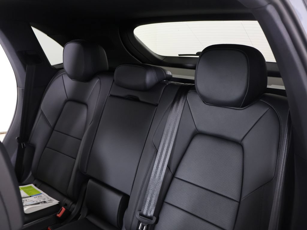 New 2026 Porsche Cayenne E-Hybrid AWD/4WD image 9