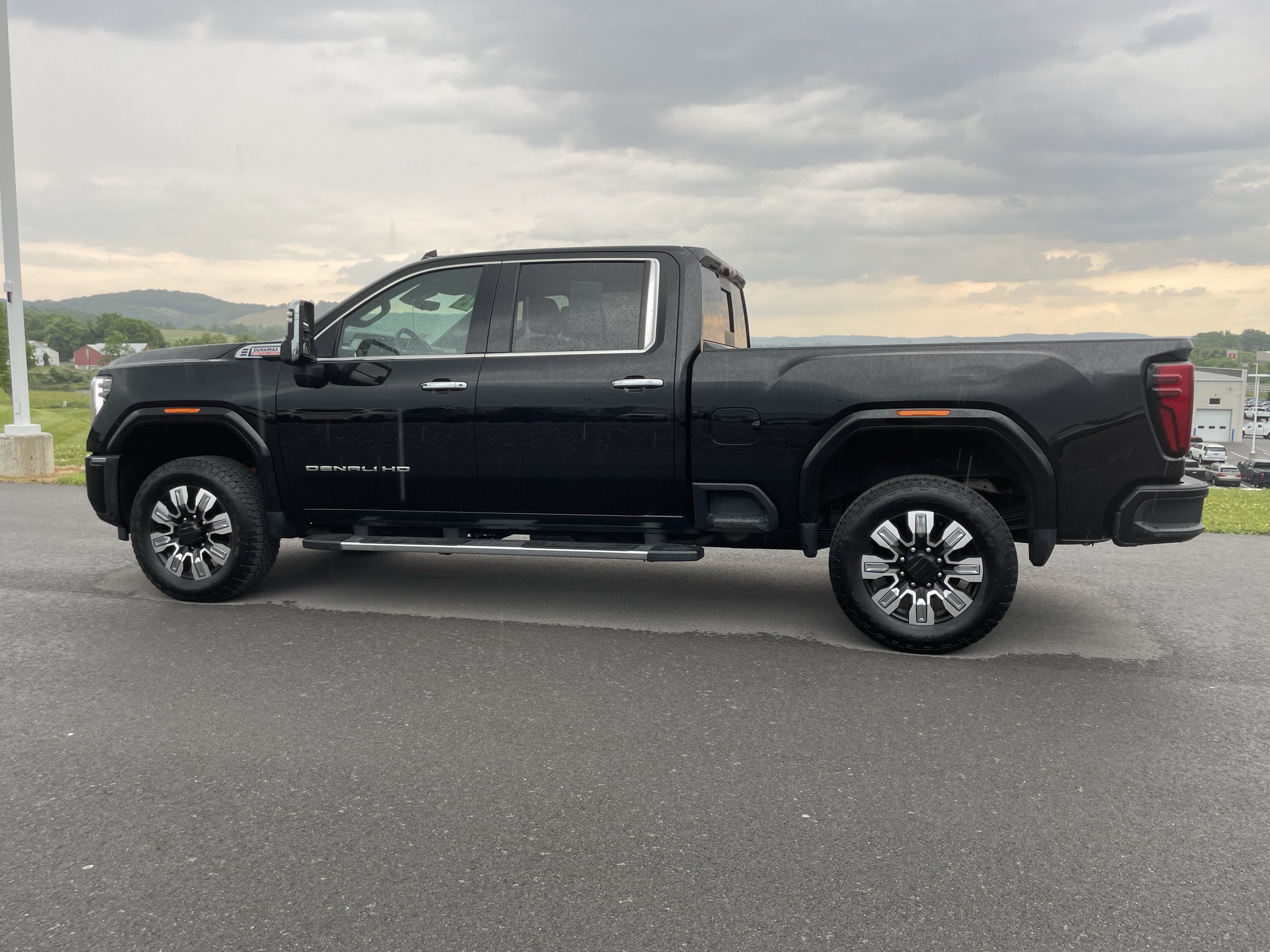 Used 2025 GMC Sierra 2500 Denali w/ Technology Package AWD/4WD image 7