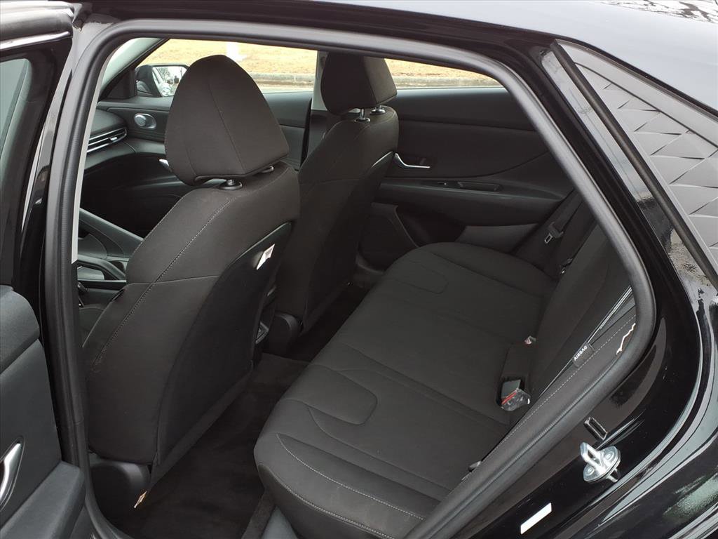 Used 2024 Hyundai Elantra SEL FWD image 29