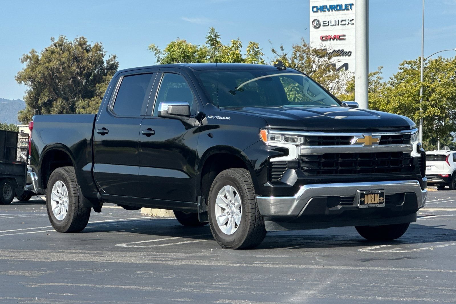 Used 2025 Chevrolet Silverado 1500 LT RWD image 2