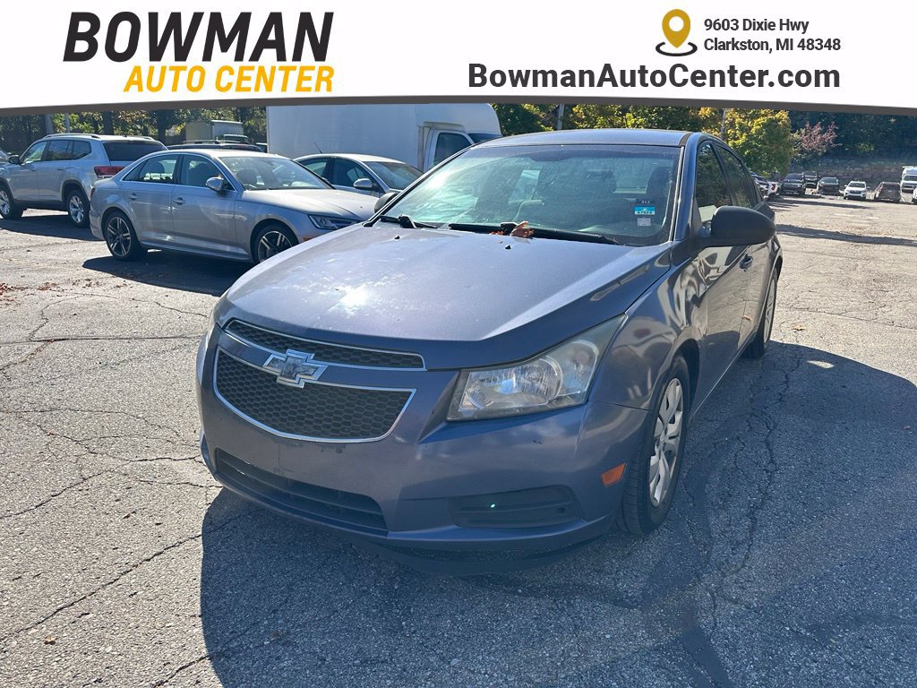 Used 2013 Chevrolet Cruze LS FWD image 1