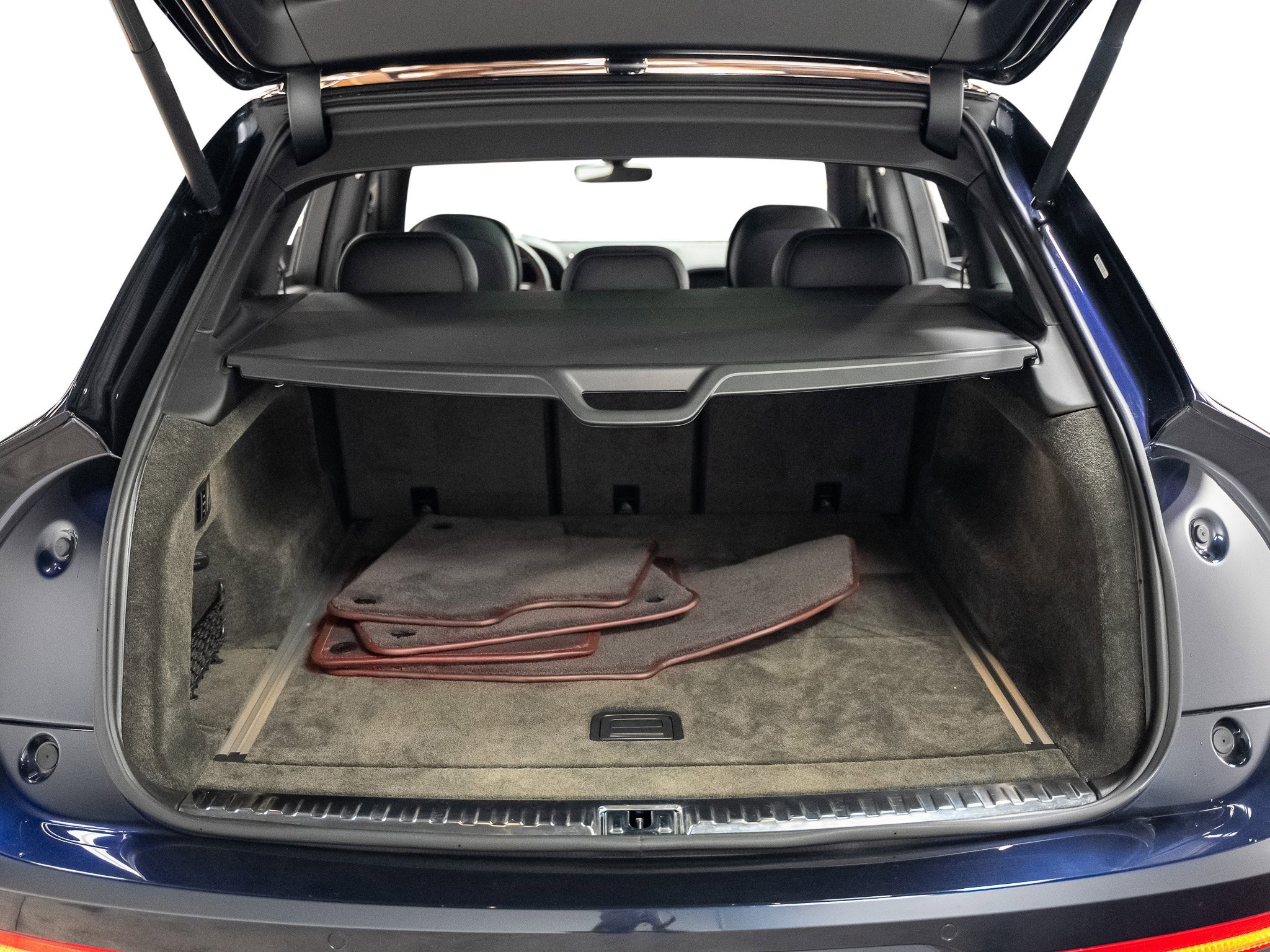 Used 2022 Bentley Bentayga image 56