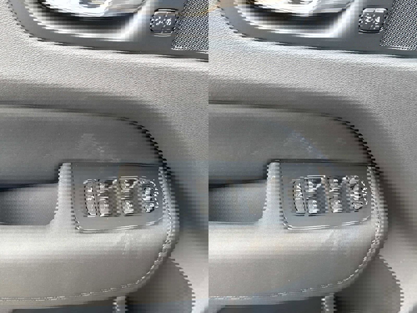 New 2026 Volvo XC60 B5 Plus w/ Climate Package image 17