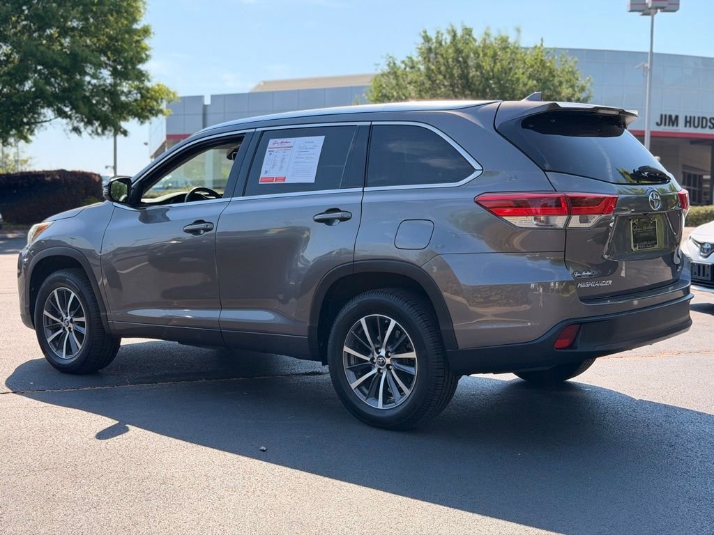 Used 2017 Toyota Highlander XLE FWD image 11