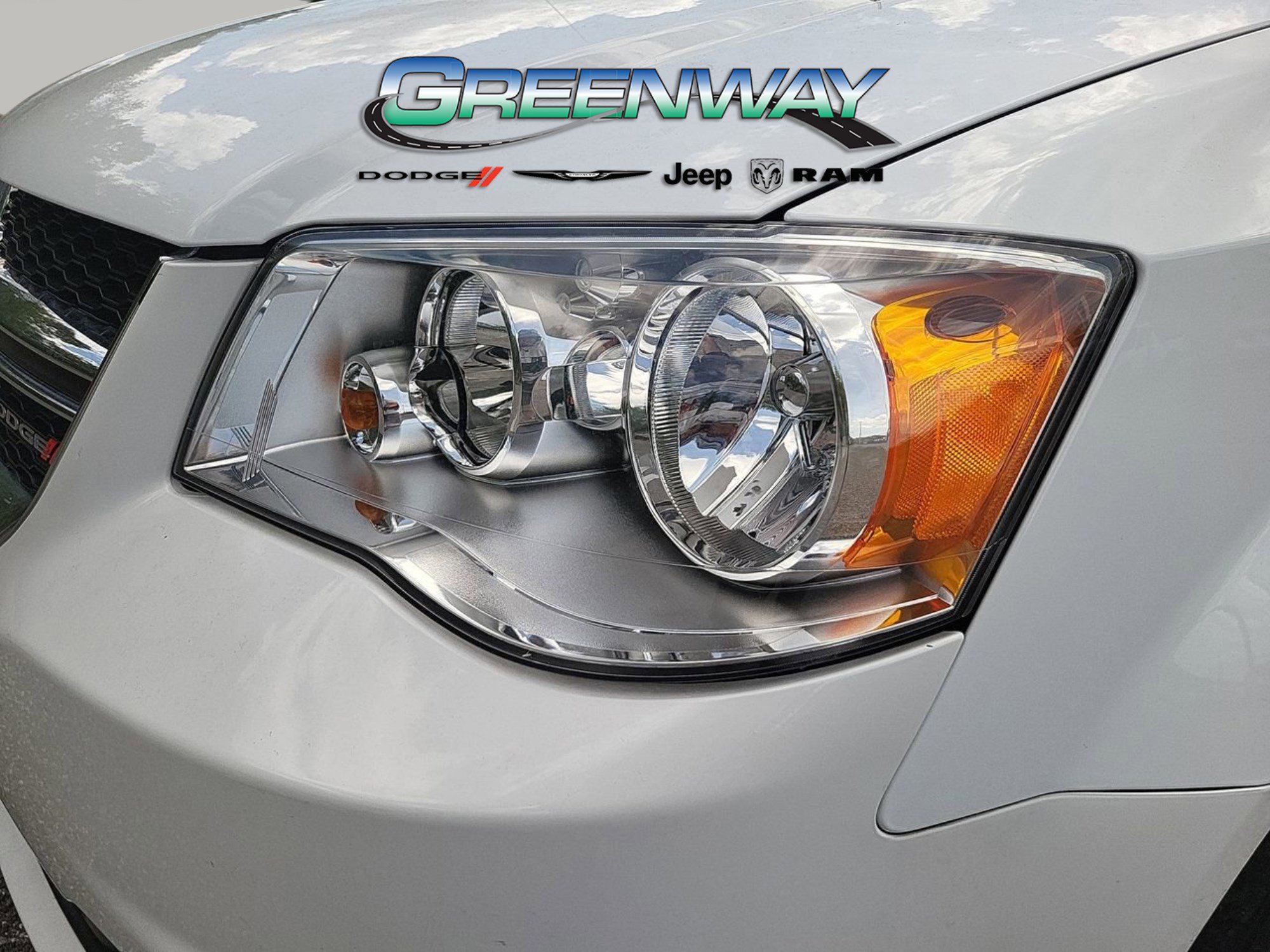 Used 2019 Dodge Grand Caravan SE FWD image 28