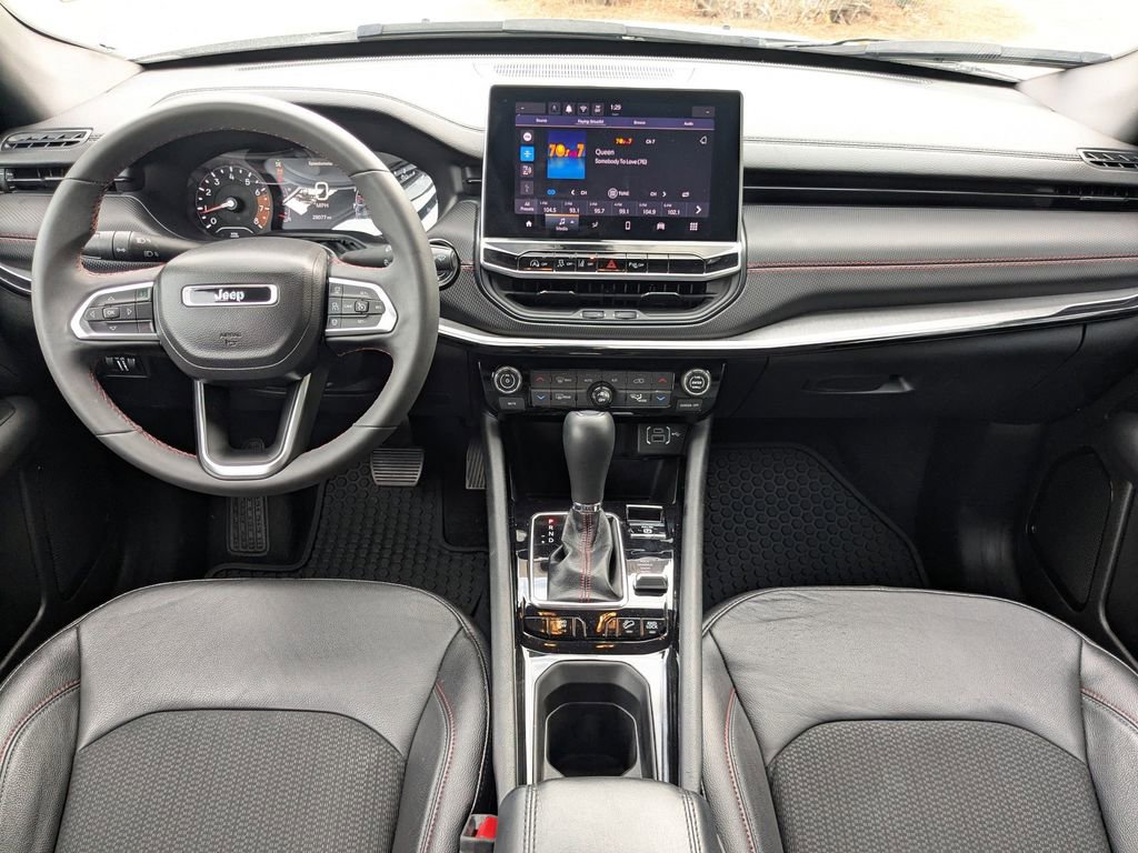 Used 2024 Jeep Compass Trailhawk image 15