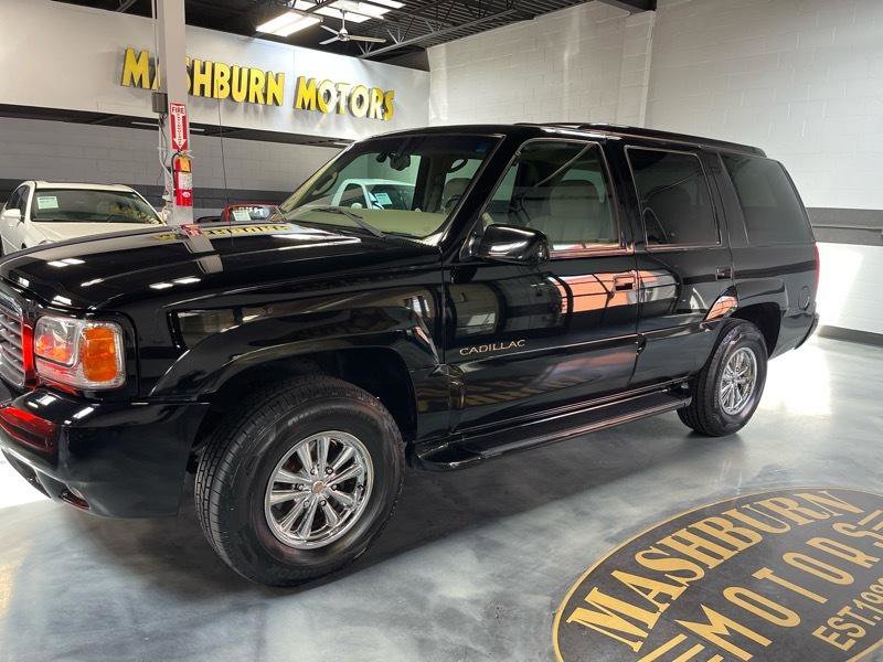 Used 1999 Cadillac Escalade 4WD image 2
