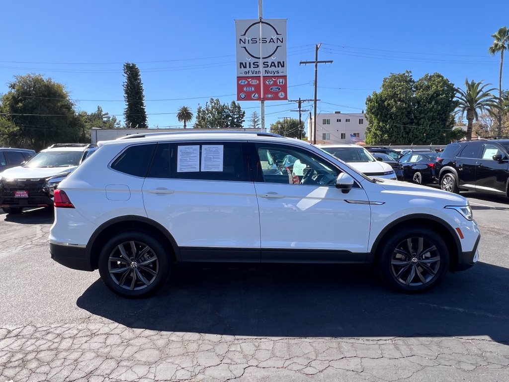 Used 2024 Volkswagen Tiguan SE AWD/4WD image 9