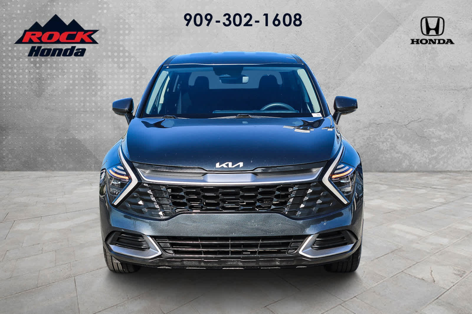 Used 2024 Kia Sportage LX image 2