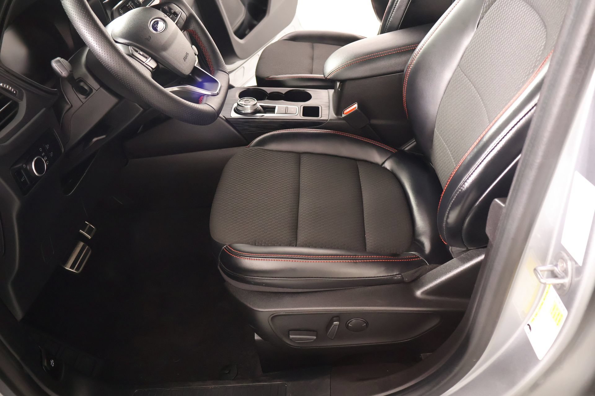 Used 2023 Ford Escape ST-Line w/ Tech Pack #1 FWD image 11